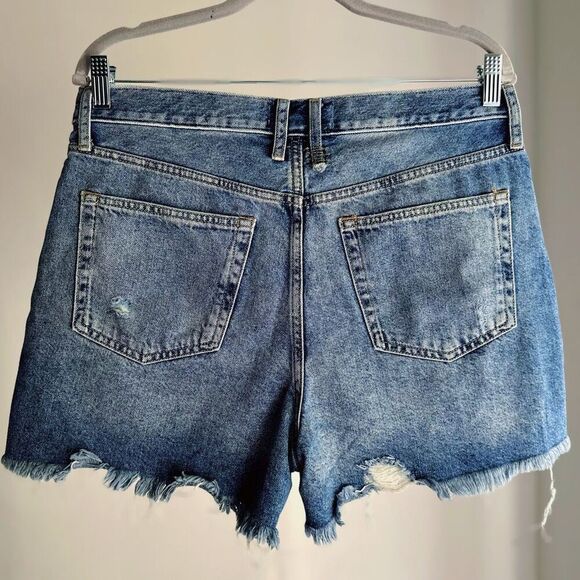 Free People Distressed Denim Shorts 30 EUC - Picture 3 of 5
